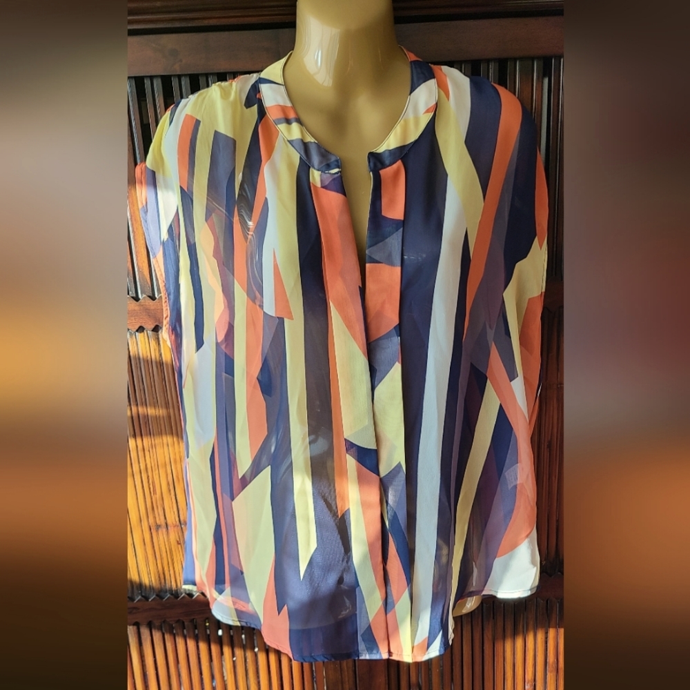 Collective concepts  Multi colors share top with buttons sz M